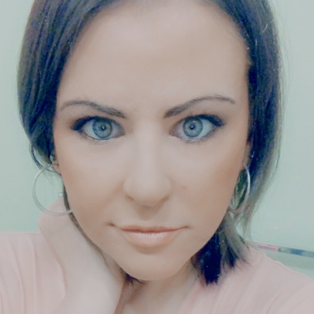 Meet your Posher, *Christina Sue*